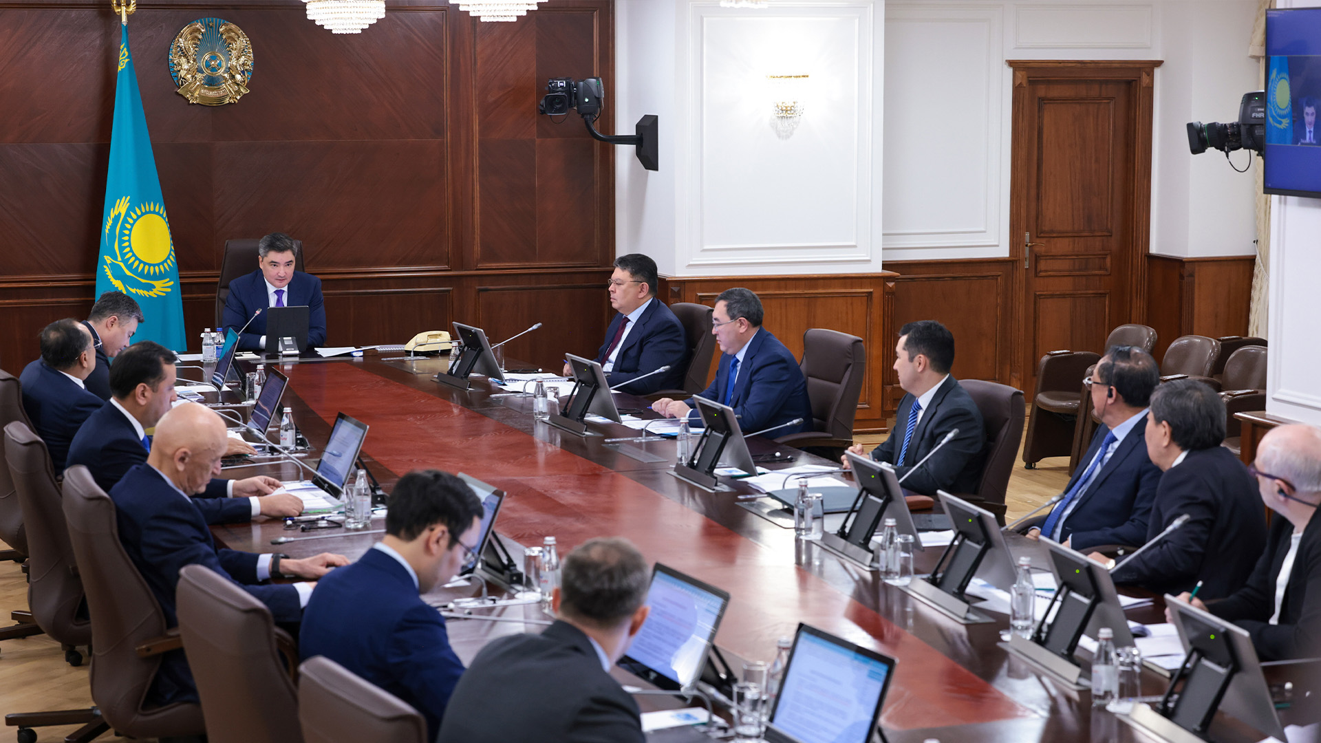 Олжас Бектенов Президент тапсырмаларын жүзеге асыру аясында Алатау қаласын дамыту жөніндегі кеңестің отырысын өткізді