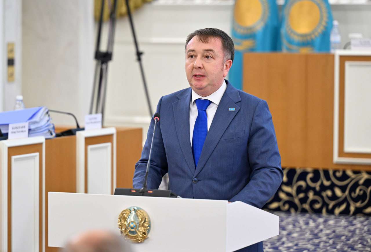 Ерлан Сарсембаев кейбір аумақтарға арнайы құқықтық режимдерді конституциялық деңгейде бекітуді ұсынды